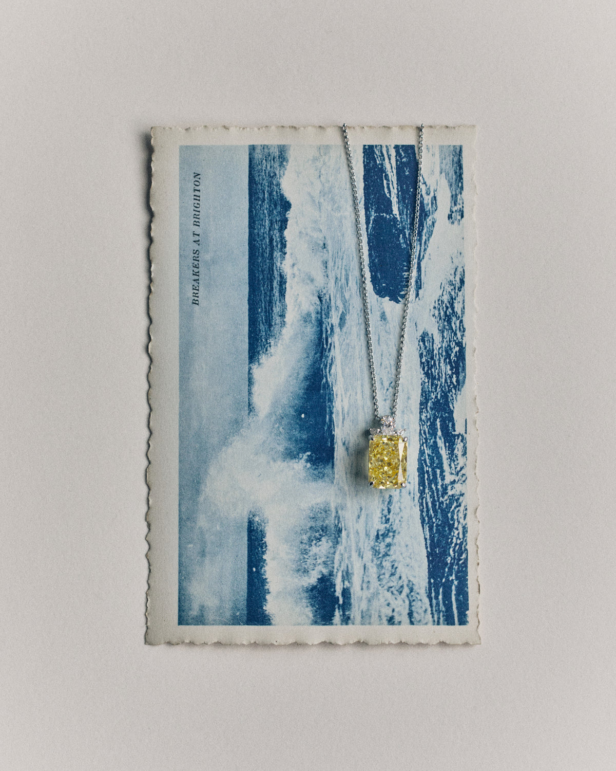 maisie-pendant