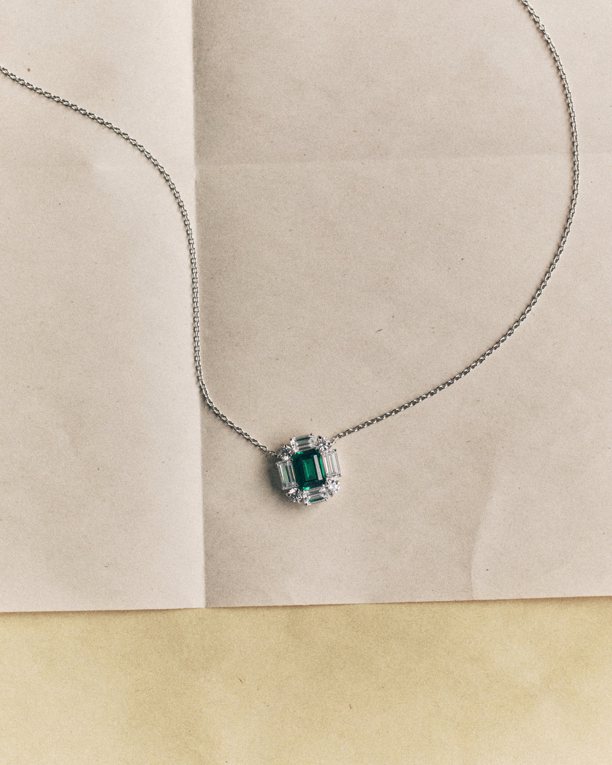 gillian-pendant